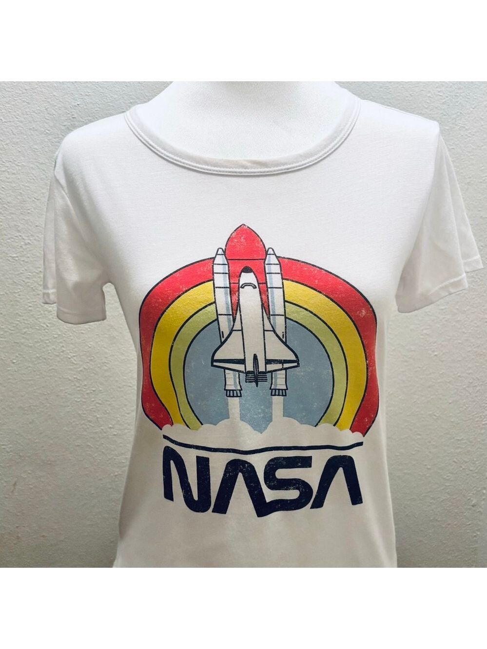 NEW NASA Space Shuttle Graphic Short Sleeve Tee (NWOT) - Picture 5 of 8
